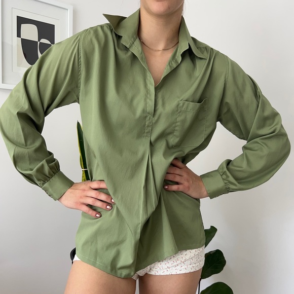 Vintage Green button up - Picture 13 of 14